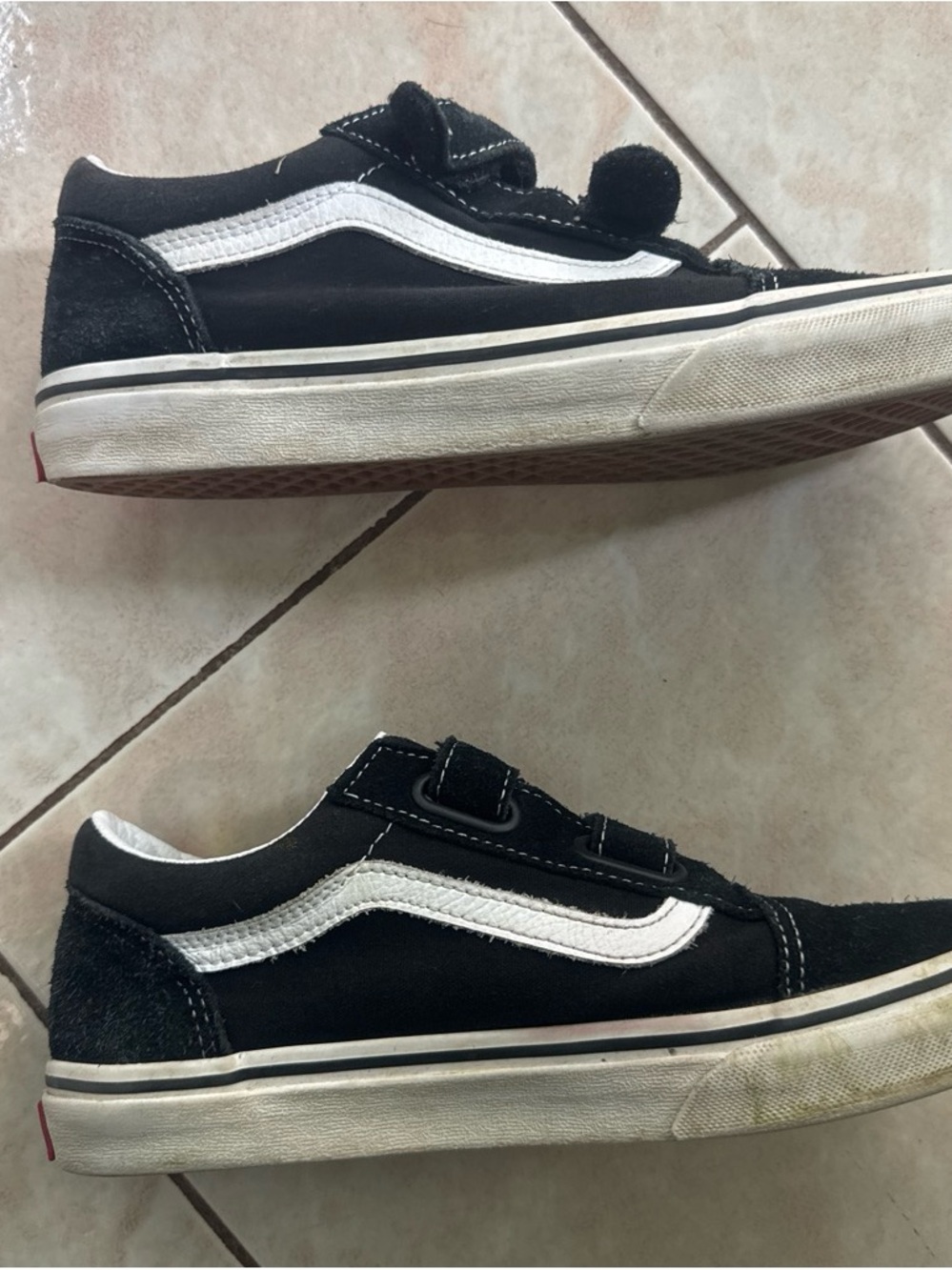 Vans Kids Black & White Velcro Old Skool Sneakers - Picture 1 of 6
